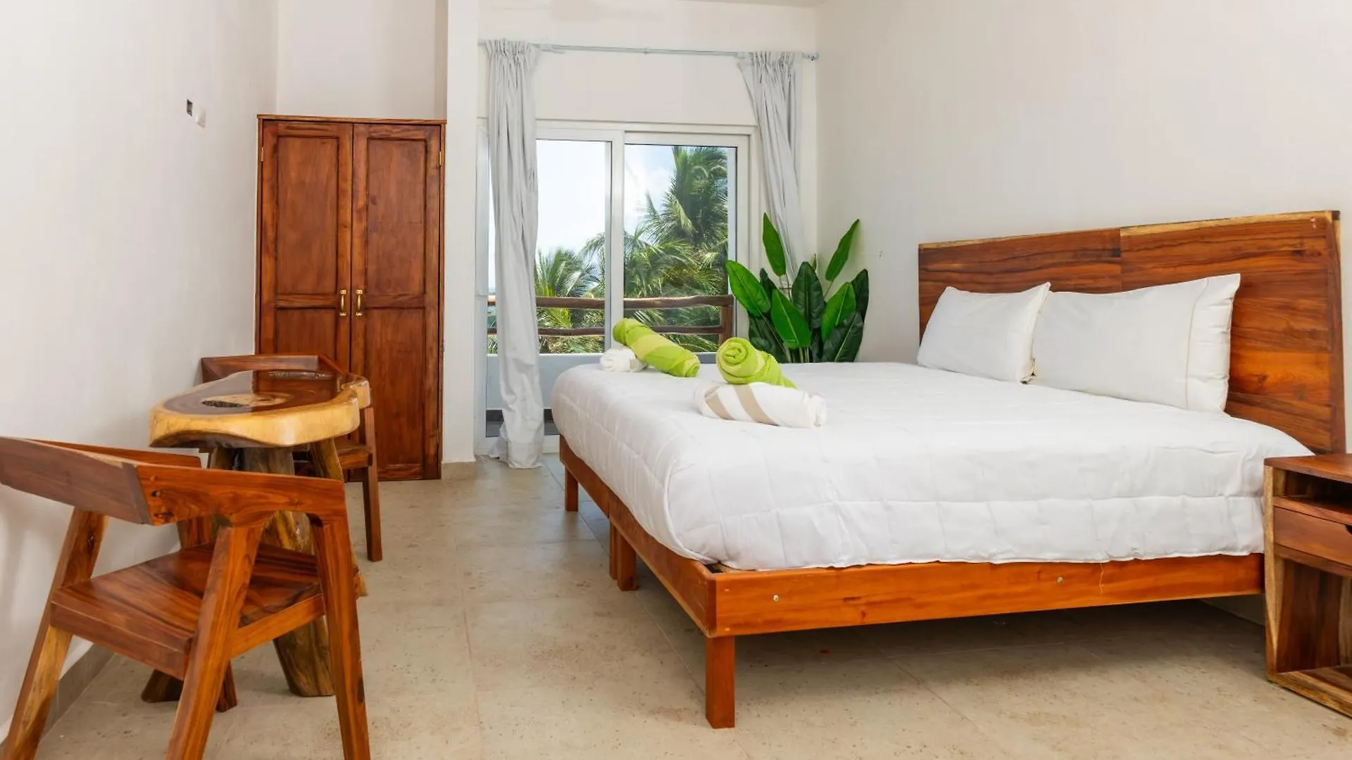 Arenika Beach House Puerto Morelos 3*,