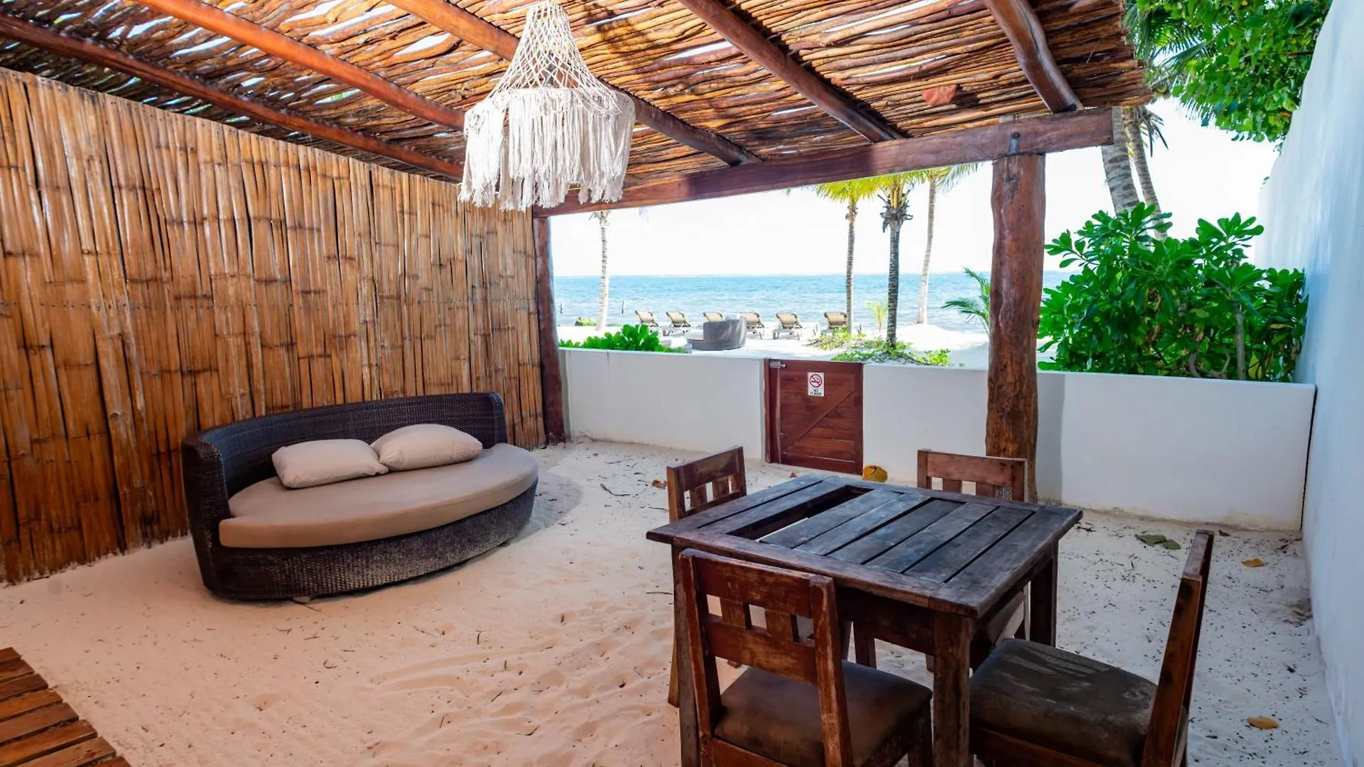 Arenika Beach House Puerto Morelos 3*,